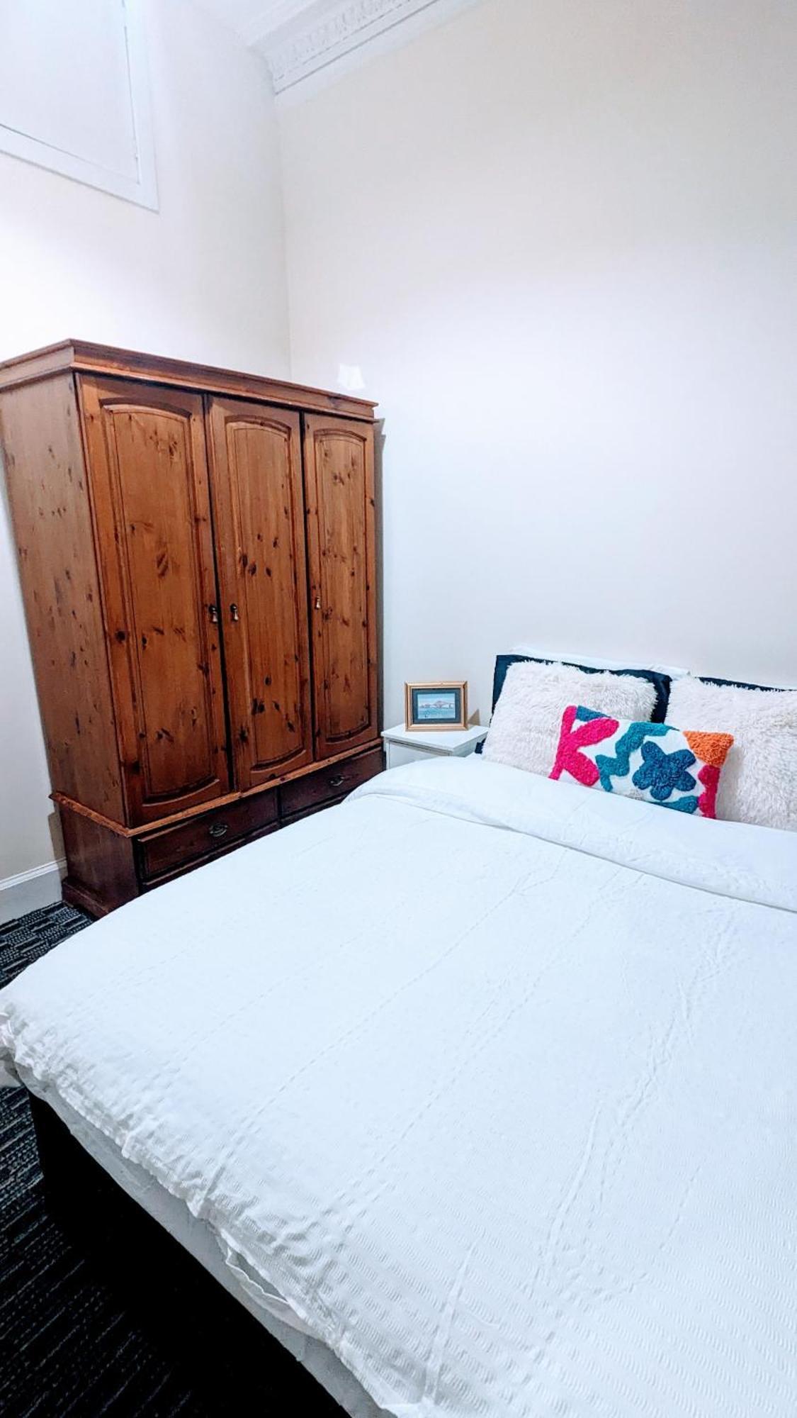 Edinburgh City Center Haymarket Double Room エクステリア 写真
