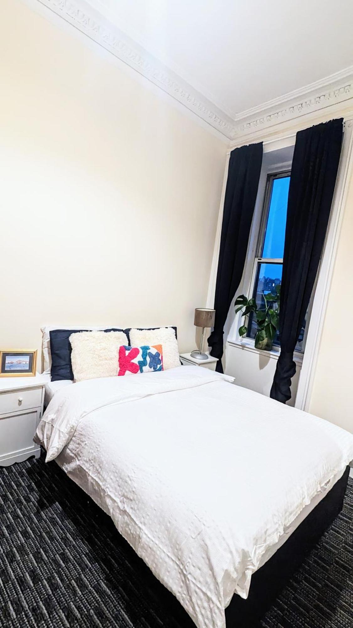 Edinburgh City Center Haymarket Double Room エクステリア 写真