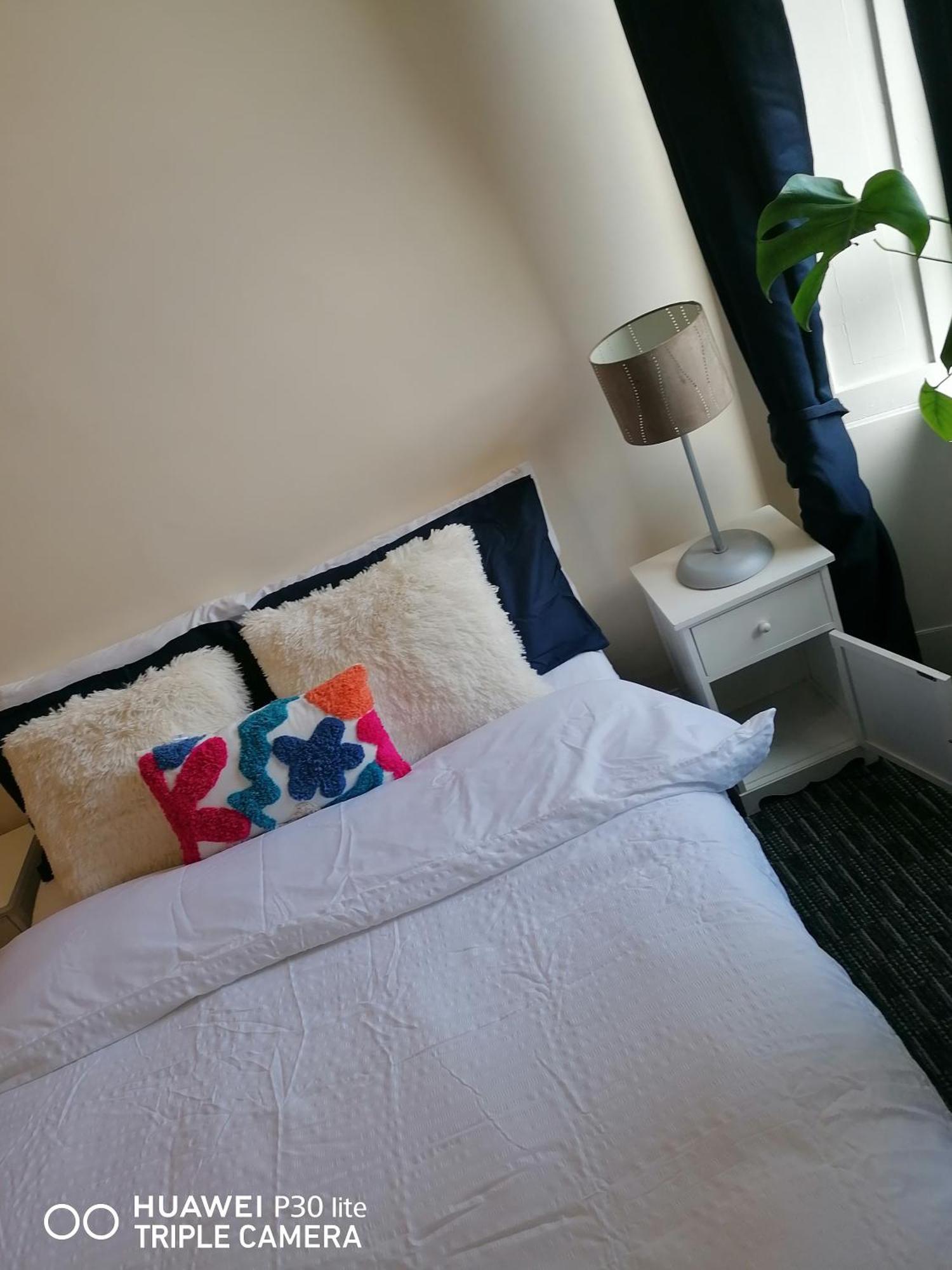 Edinburgh City Center Haymarket Double Room エクステリア 写真