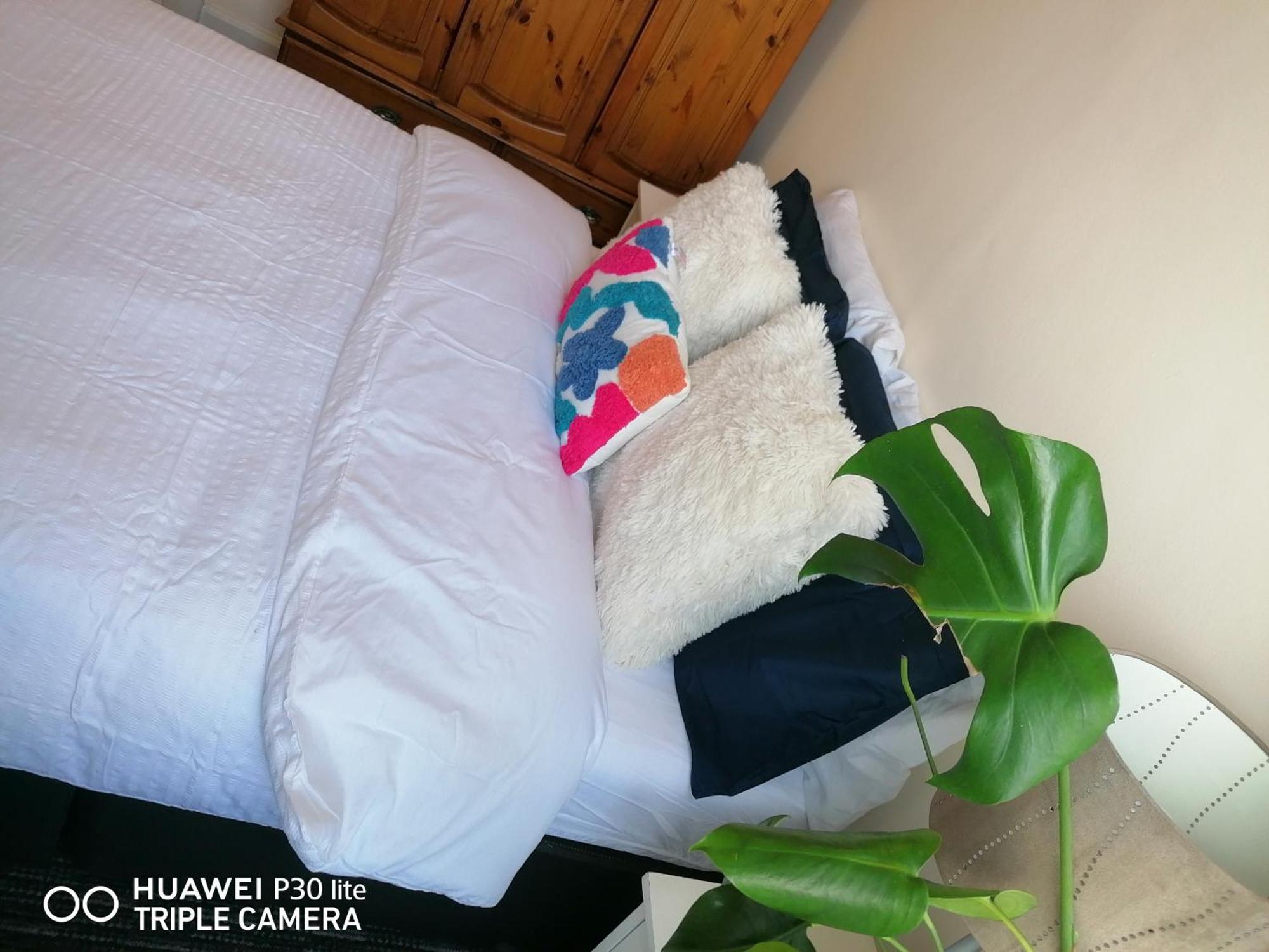 Edinburgh City Center Haymarket Double Room エクステリア 写真